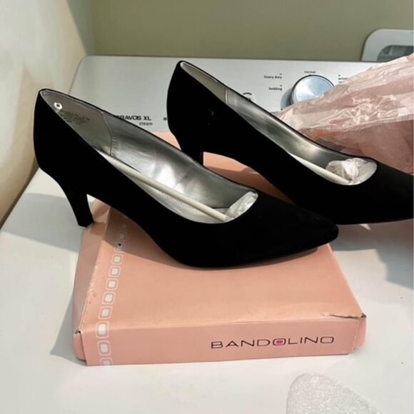 Bandolino Pumps, Size 8 1/2, 2 1/2" Heel - Picture 1 of 5